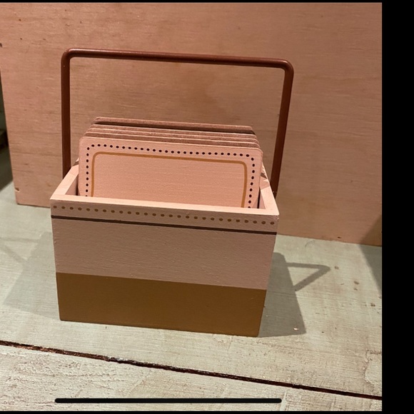 NEW,6 darling coasters.In a wood caddy w/handle!Perfect for the holiday partys. - Picture 3 of 6